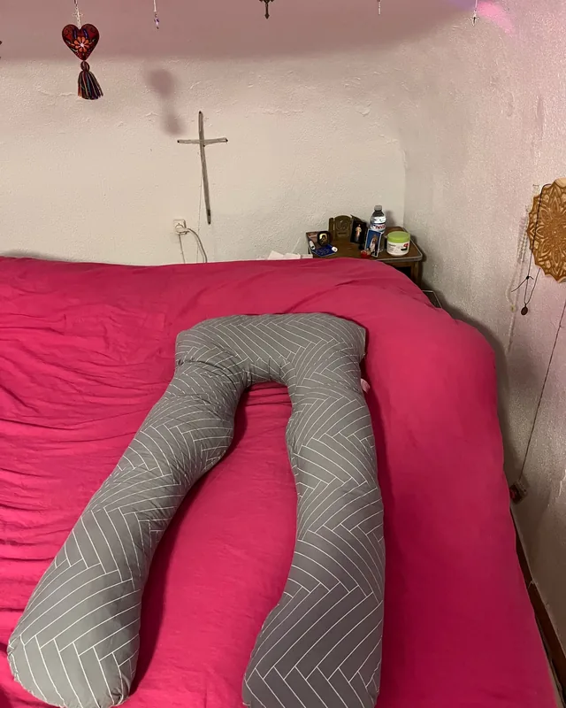 Zwangerschapskussen in U-vorm van Koestra, gefotografeerd door L***n, geverifieerde koper
